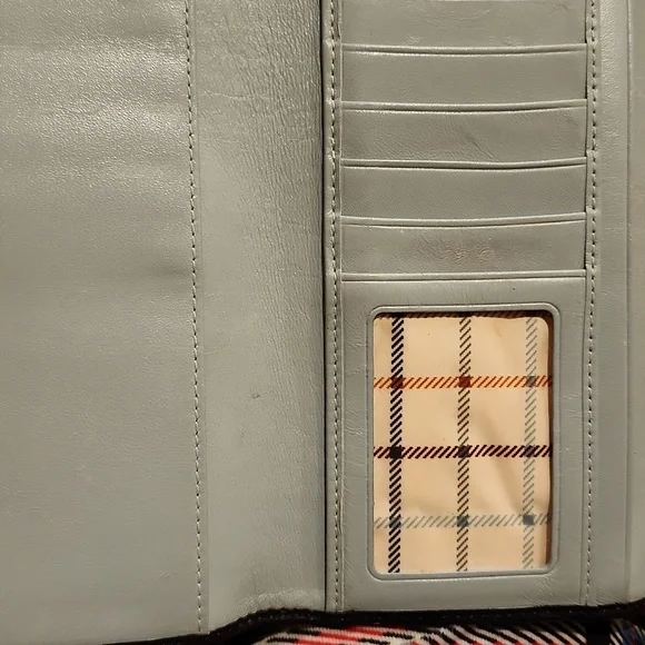 GUC Coach Wallet - Picture 6 of 8